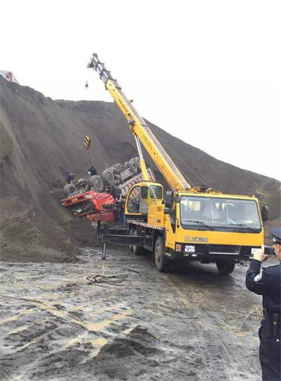 卧龙区上犹道路救援